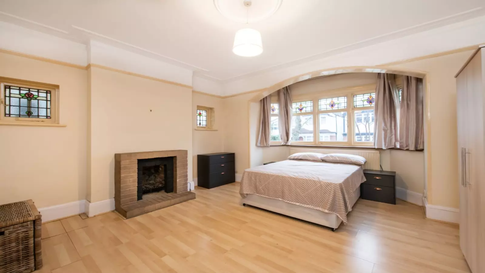 Room Heathdene Road in Greater London