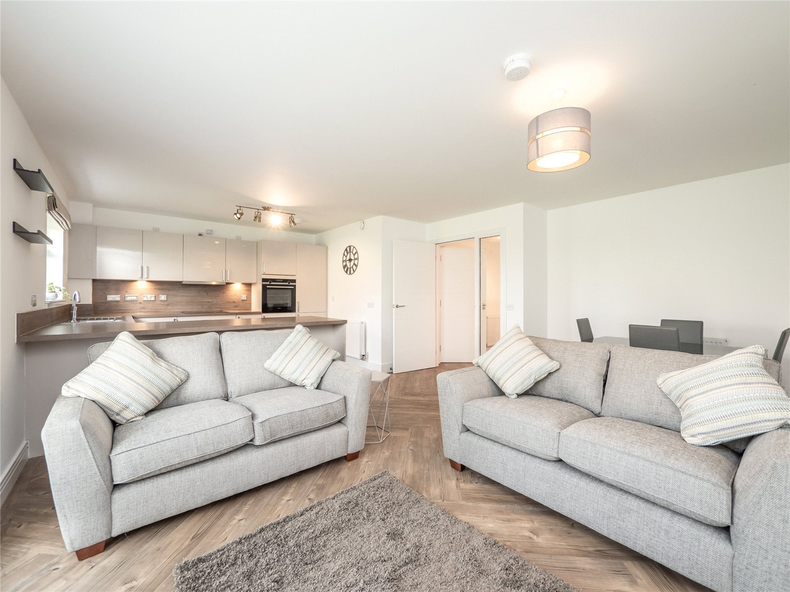 Flat Byrne Crescent in City of Edinburgh