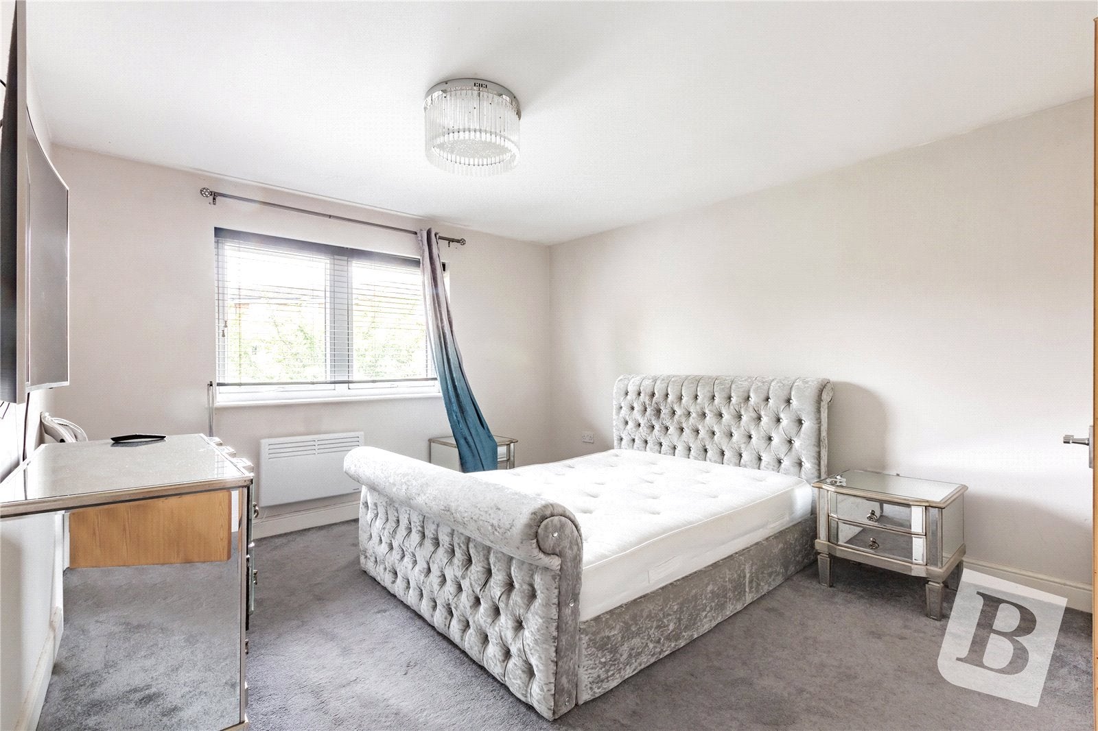House Warwick Close in Greater London