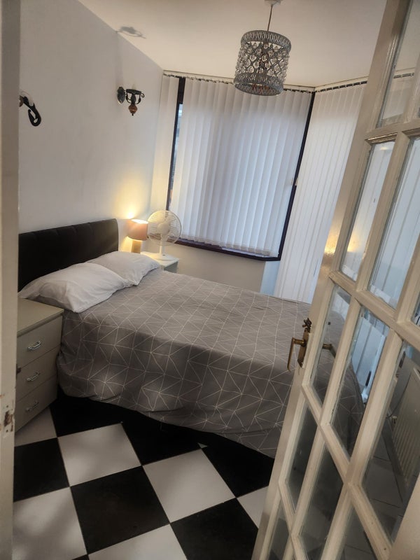 Room Garth Street in Kenfig Hill