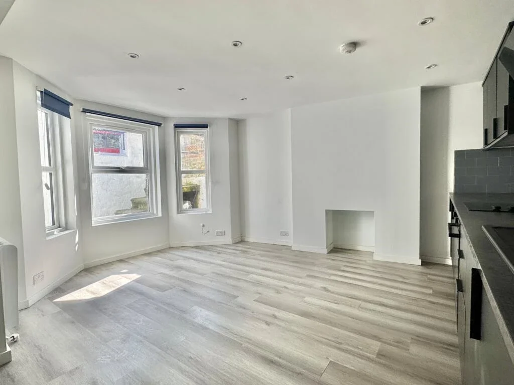 Flat Bradstone Avenue in Folkestone and Hythe District