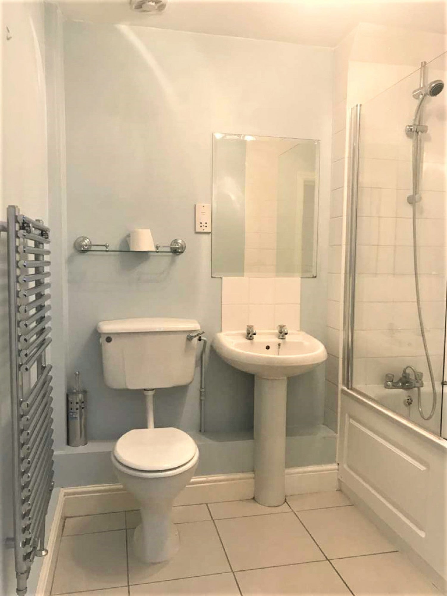 Flat Mereway Road in Greater London