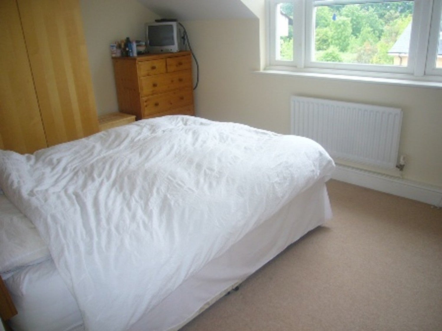 Flat Mereway Road in Greater London
