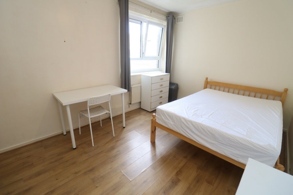 Room Globe Road in Greater London