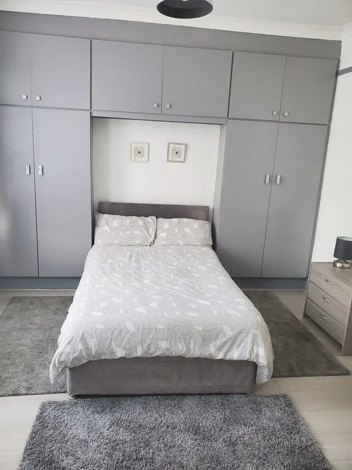 Room Selkirk Road in Greater London