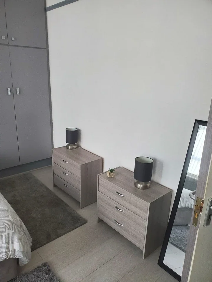 Room Selkirk Road in Greater London