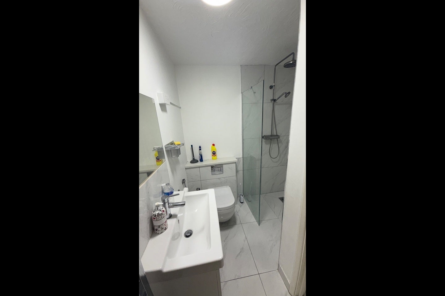 Room Lovett Way in Greater London