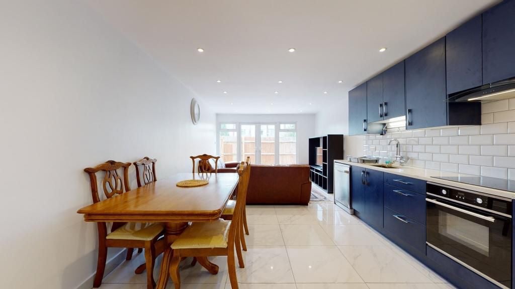 House Lovett Way in Greater London