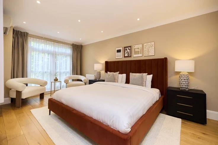 House Queensmead in Greater London