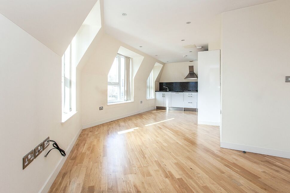 Flat Aldenham Road in Watford