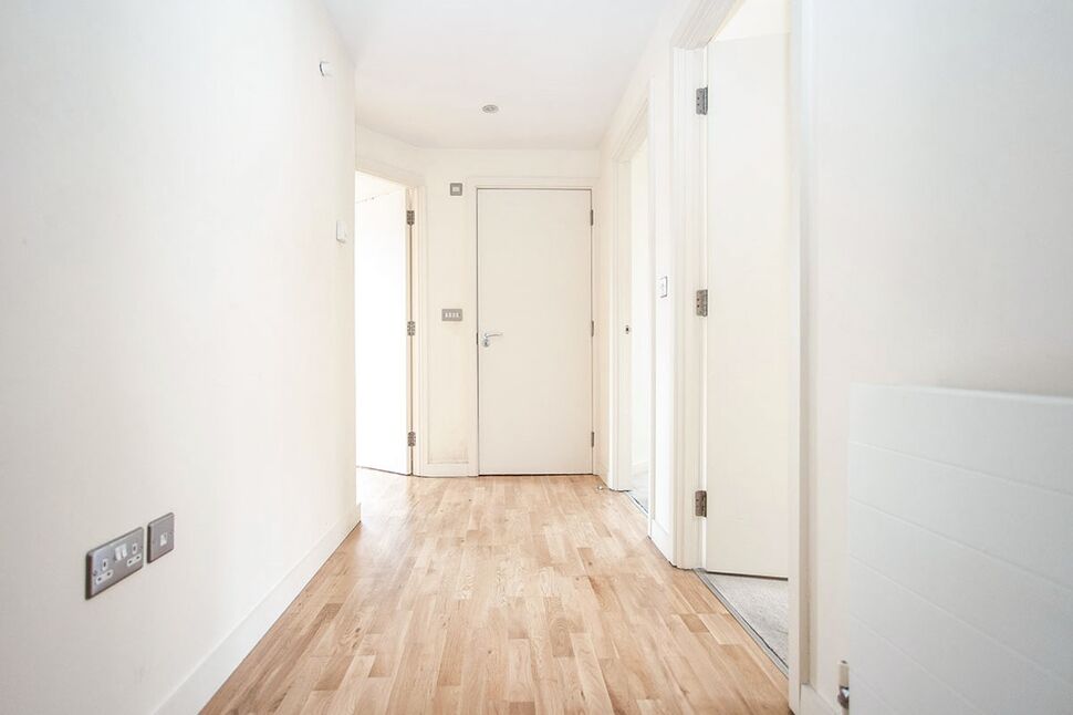 Flat Aldenham Road in Watford