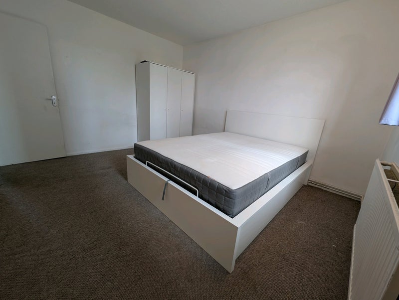 Room Canterbury Crescent in Greater London