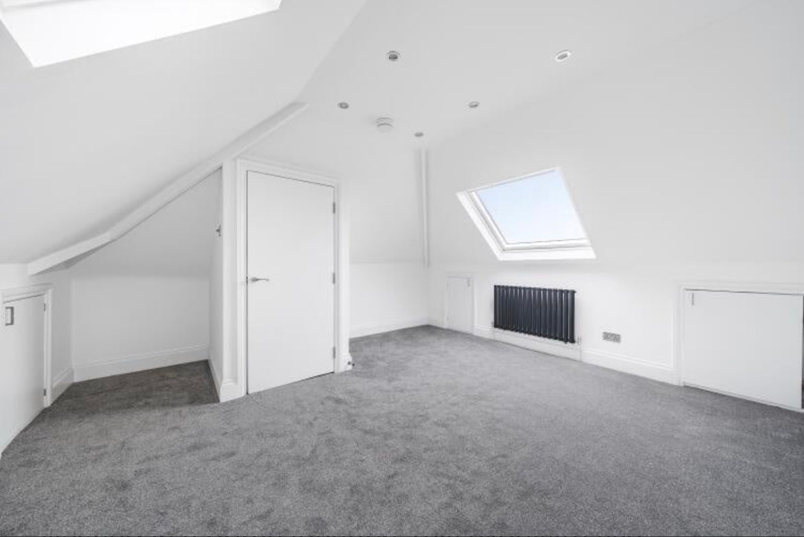 House Knight's Hill in Greater London