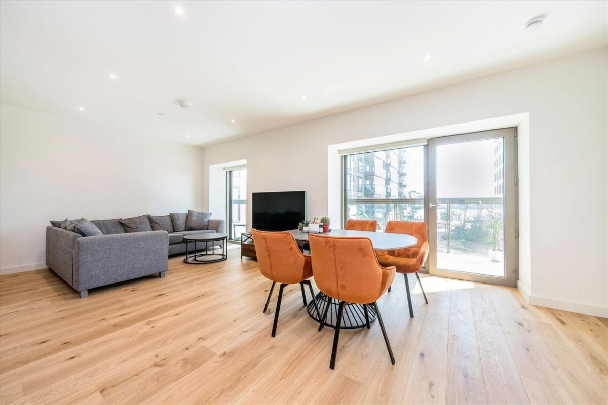 Flat Stroudley Walk in London