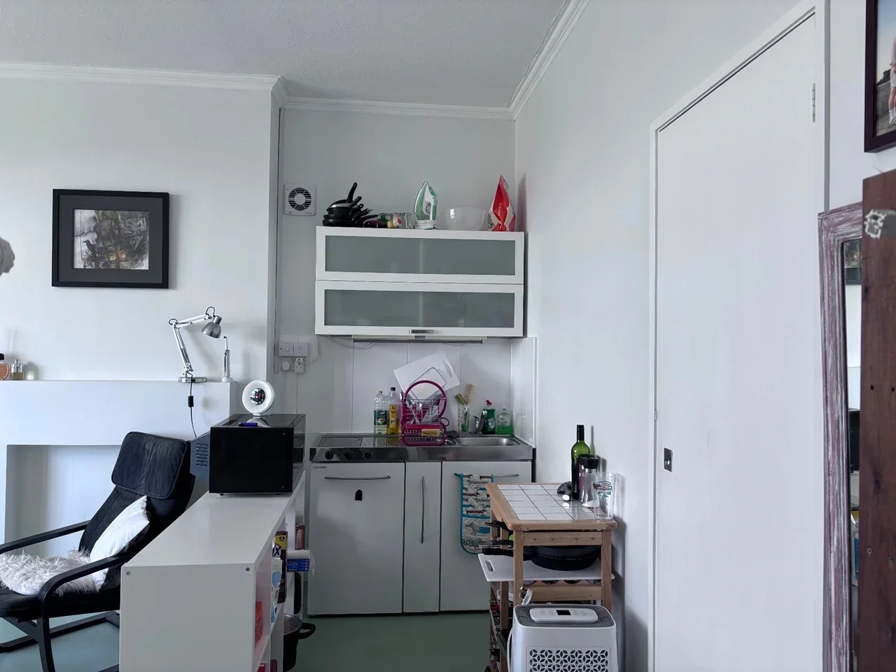 Room Ferndene Road in Greater London
