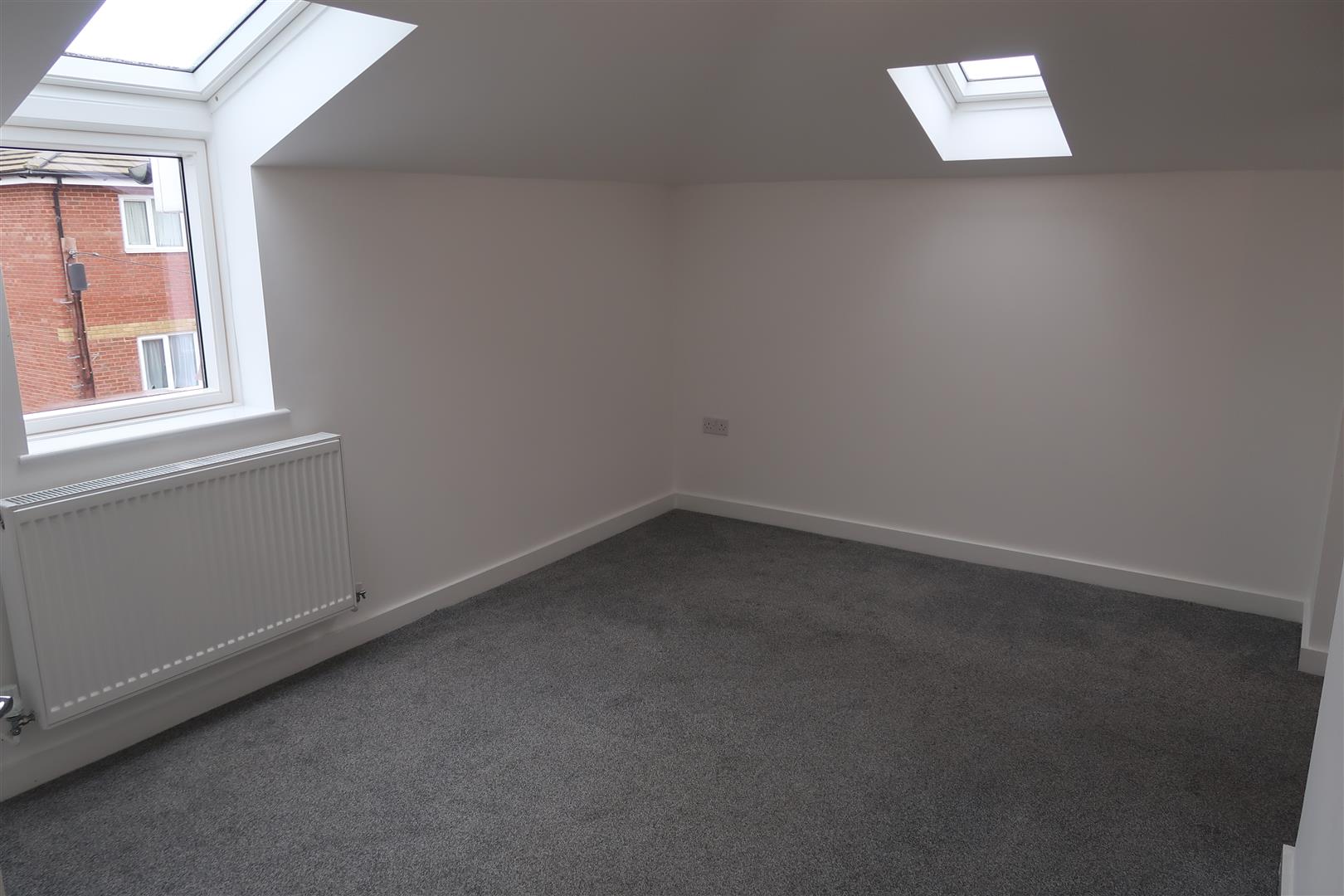 Flat Empress Road in Luton