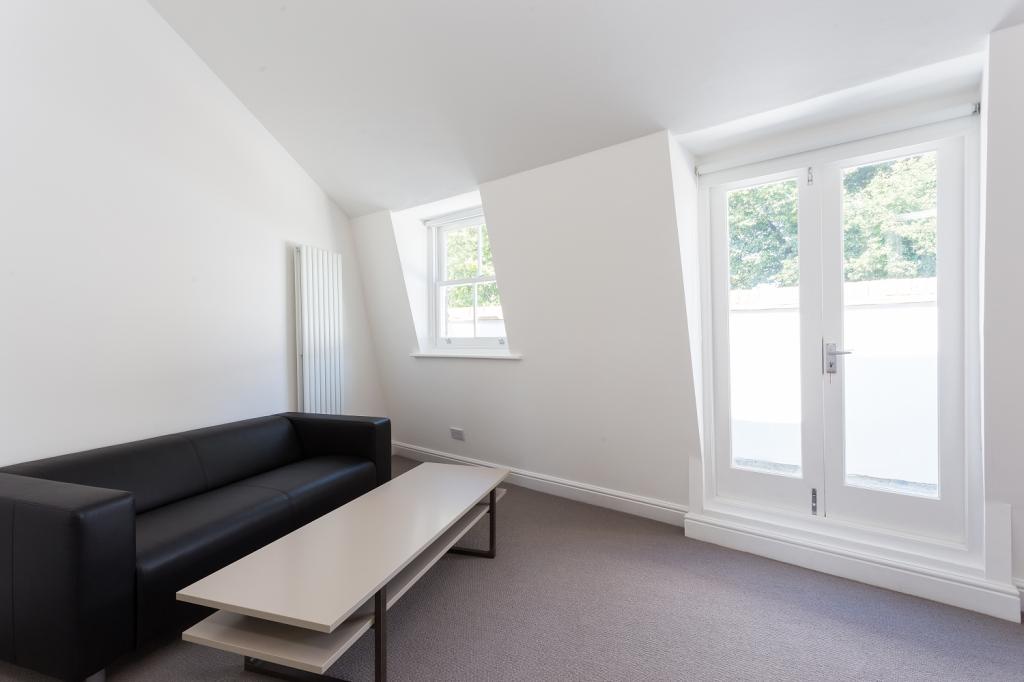 Flat Essex Road in Greater London
