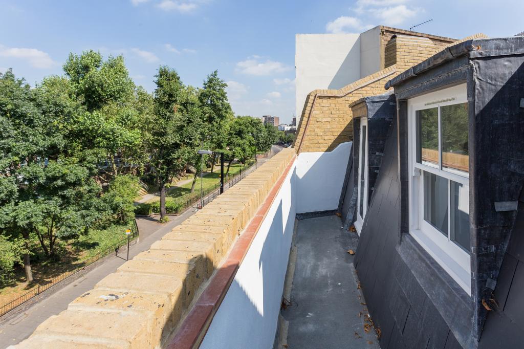 Flat Essex Road in Greater London