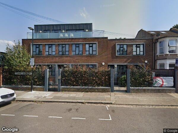 Flat Grange Road in Greater London