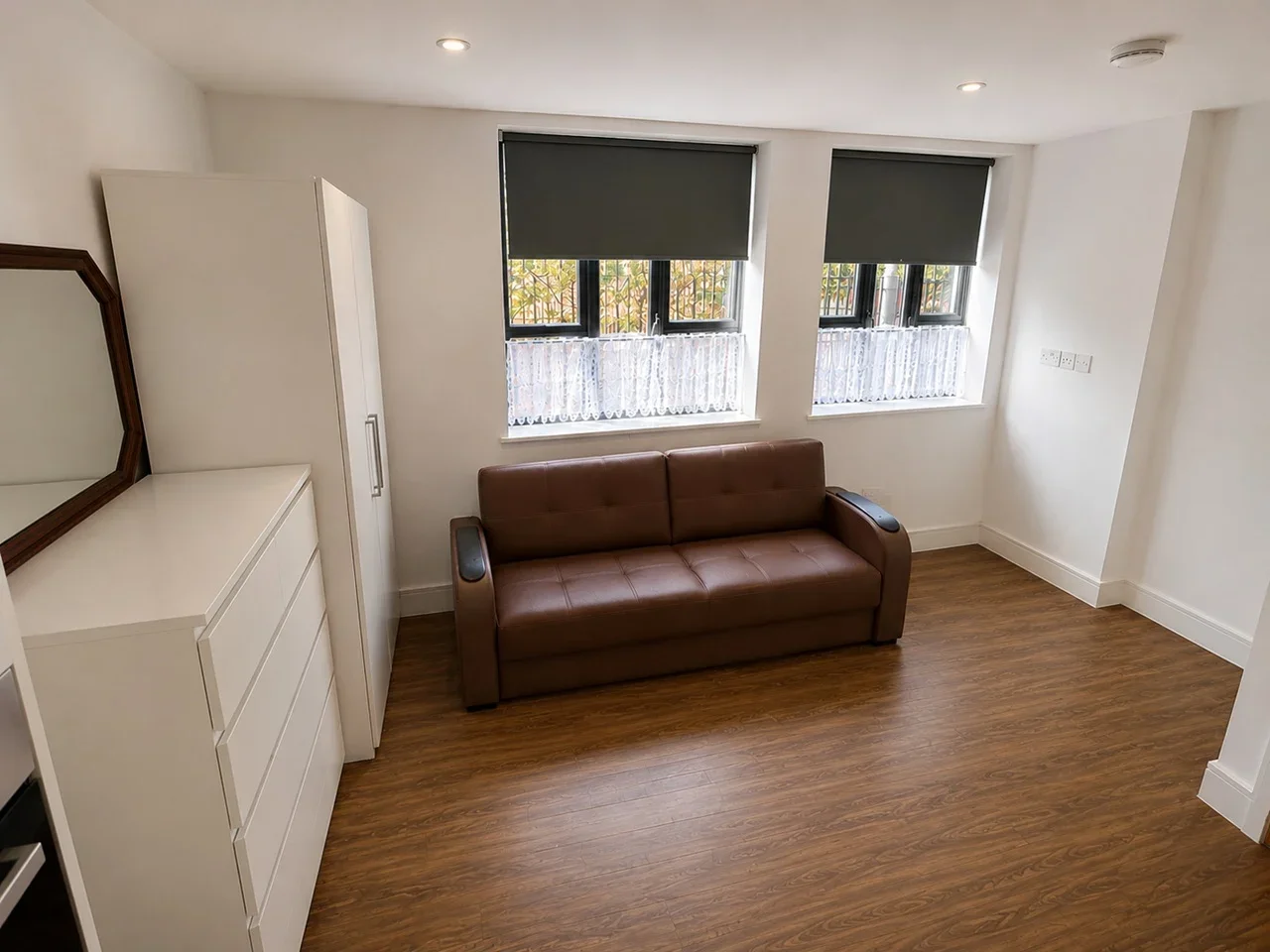Flat Grange Road in Greater London