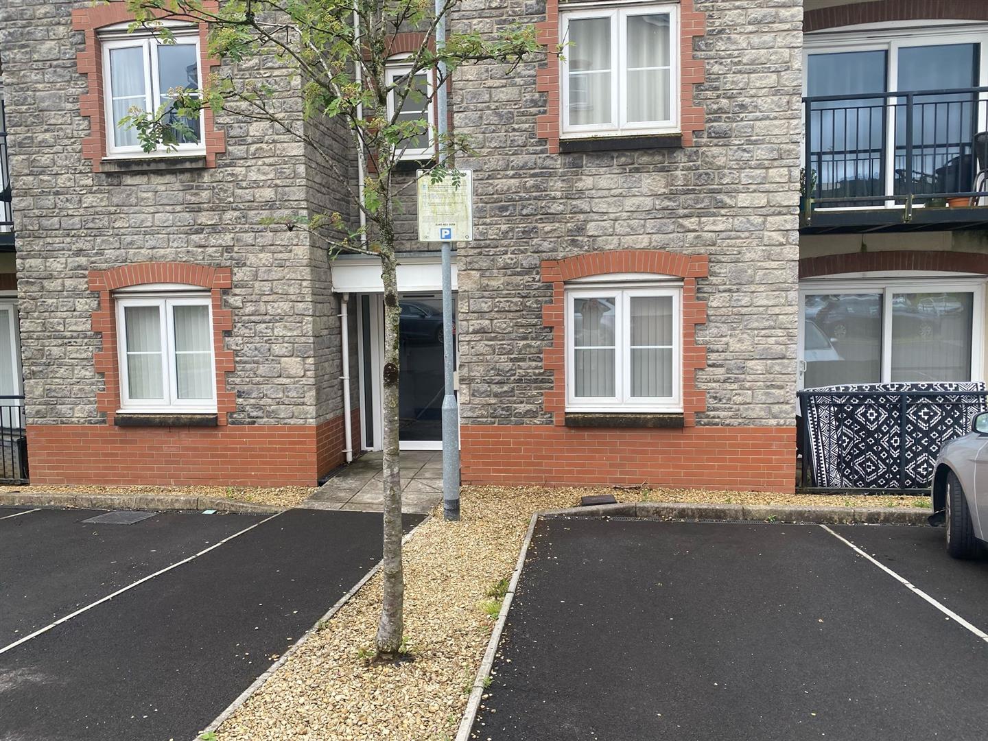 Flat Heol Gruffydd in Pontypridd
