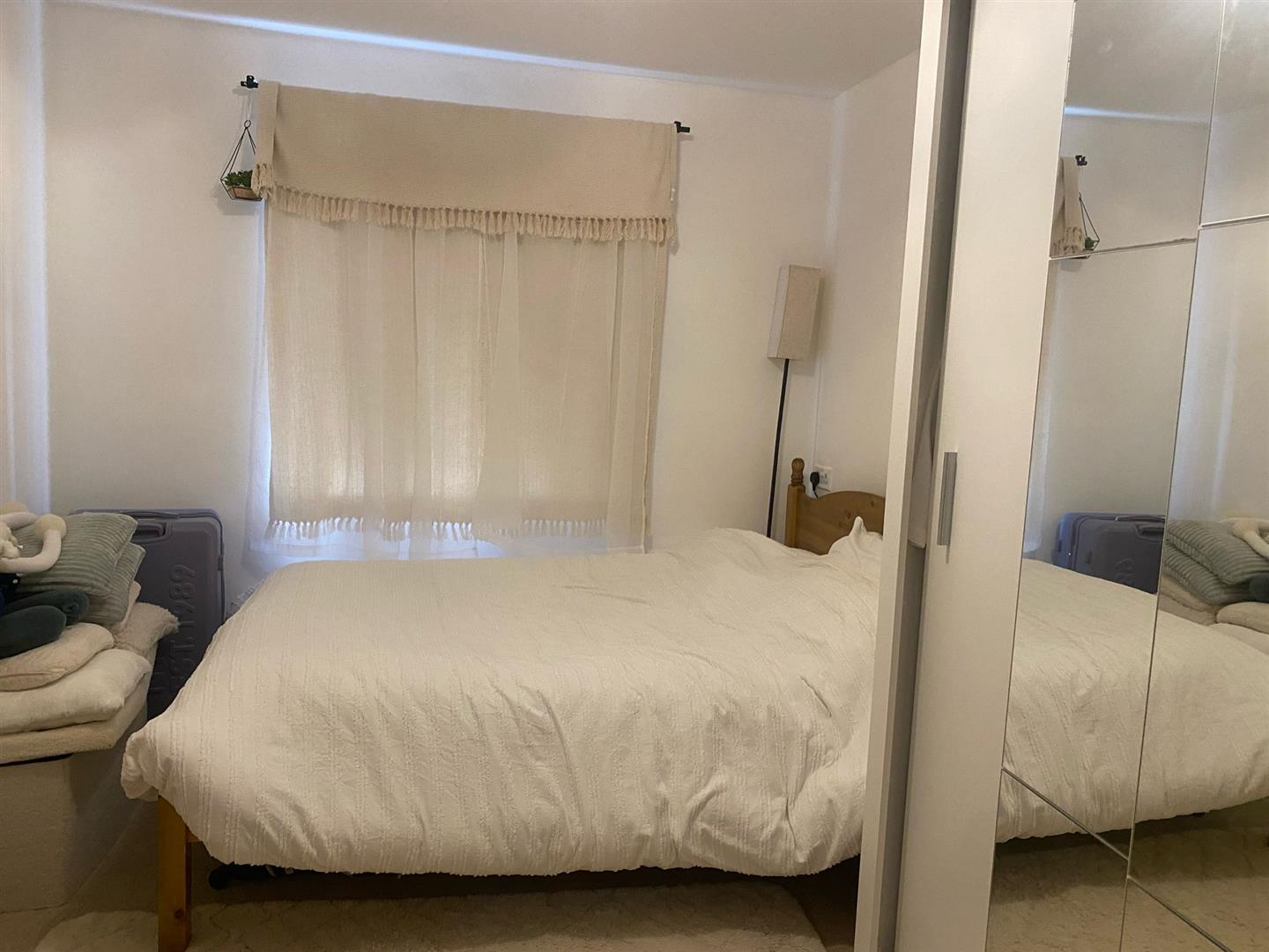 Flat Heol Gruffydd in Pontypridd