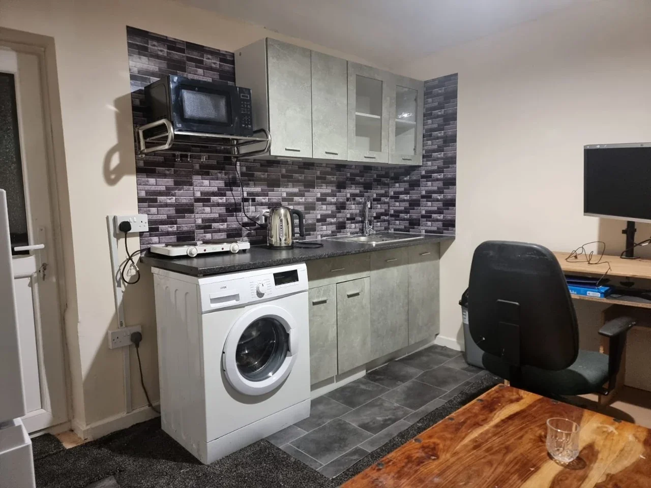 Flat Tyseley Lane in Birmingham