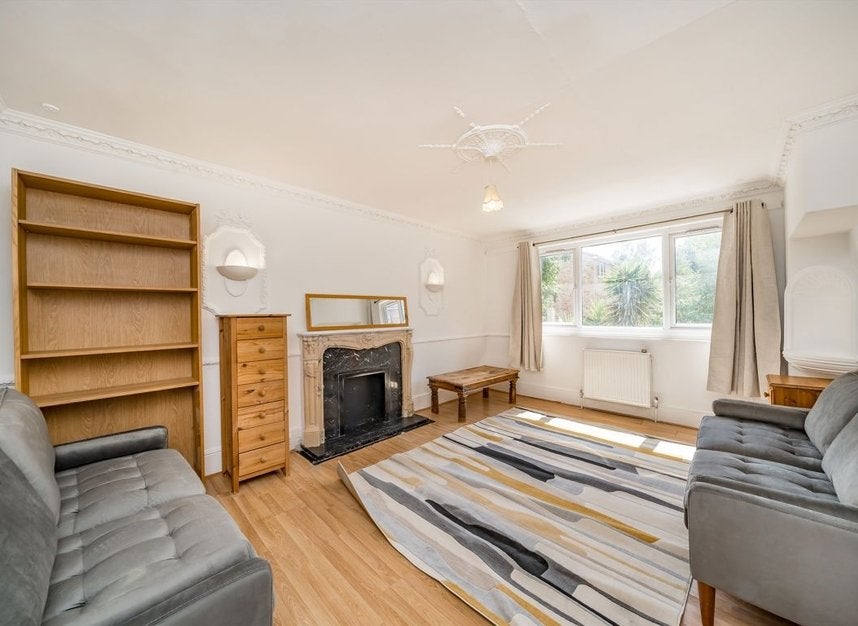 House Clifton Way in Greater London