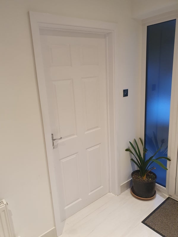 Room Rosamund Road in Crawley
