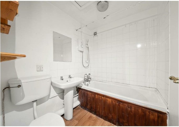 Flat Dehavilland Close in Greater London