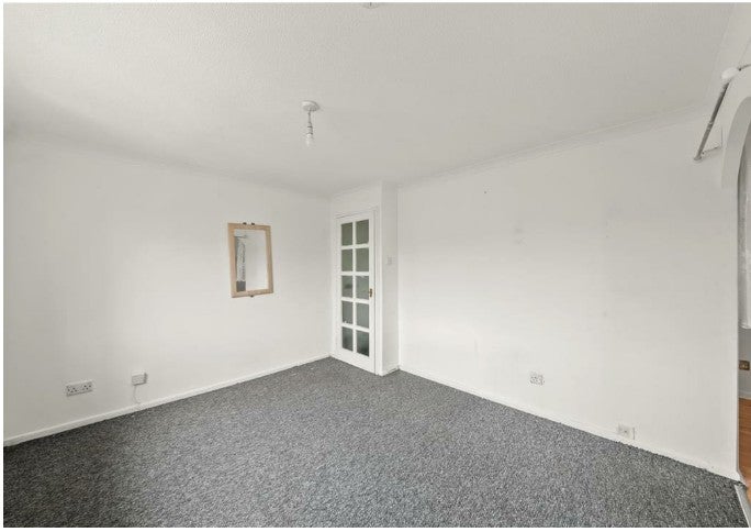 Flat Dehavilland Close in Greater London