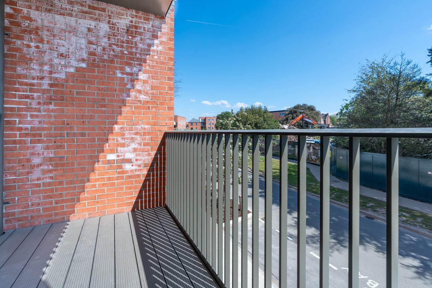 Flat Lapidge Drive in Greater London