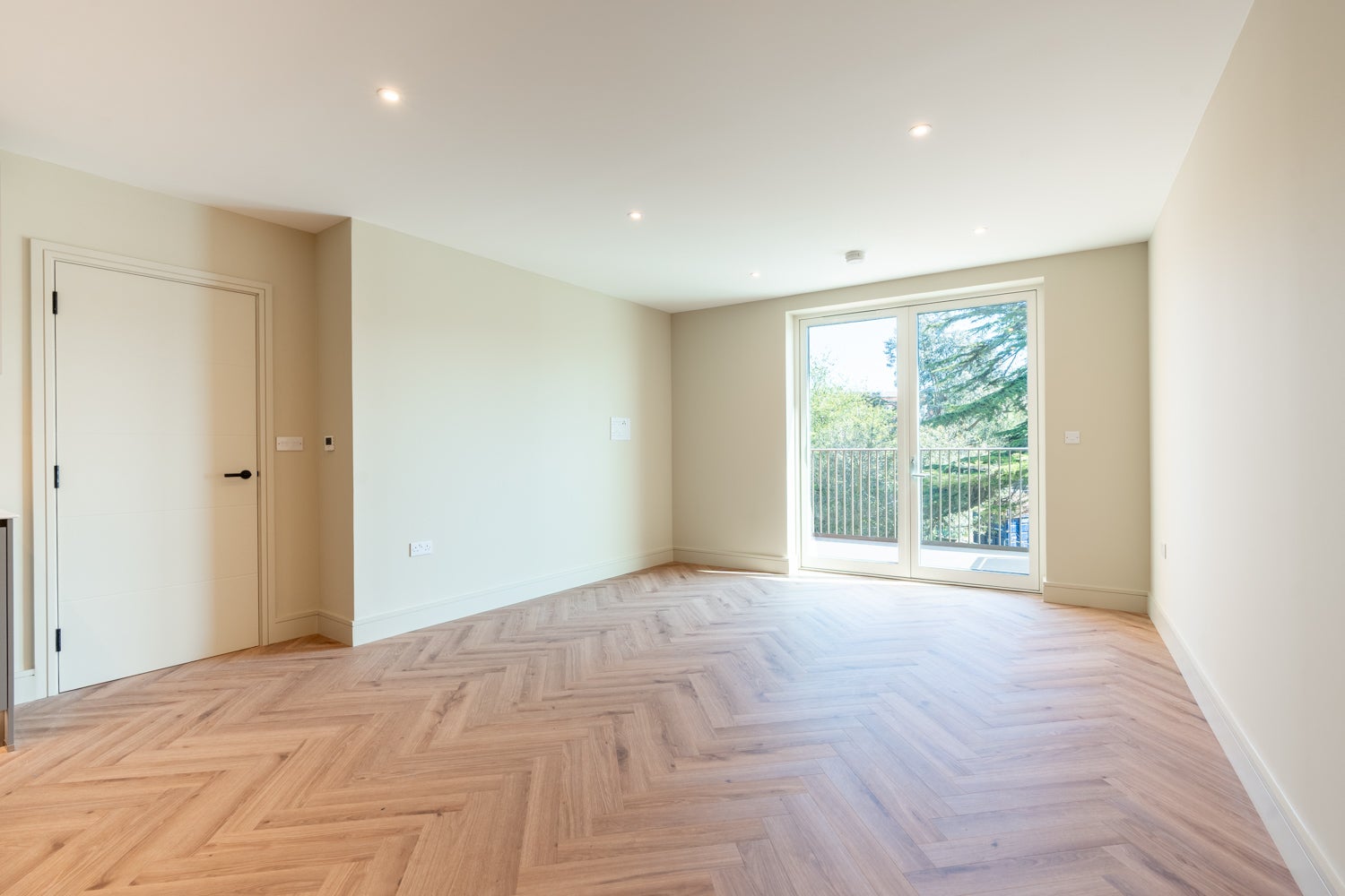 Flat Lapidge Drive in Greater London