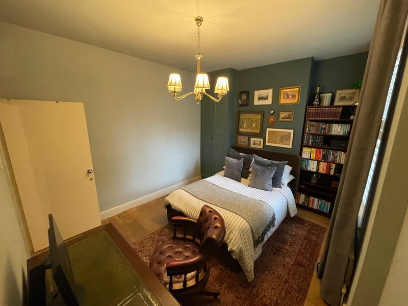 Room Kingwood Road in Greater London