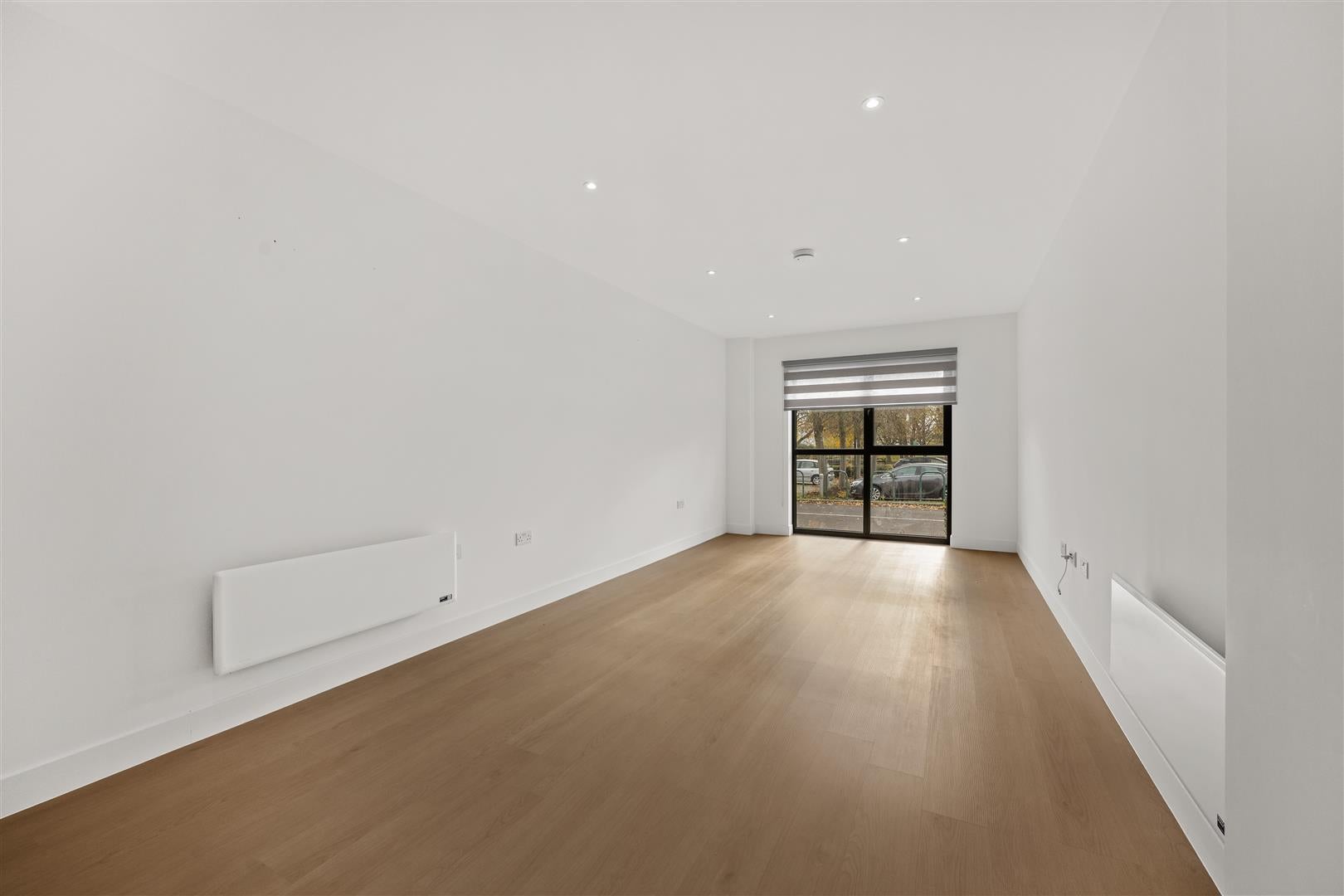 Flat Pine Court in Swindon