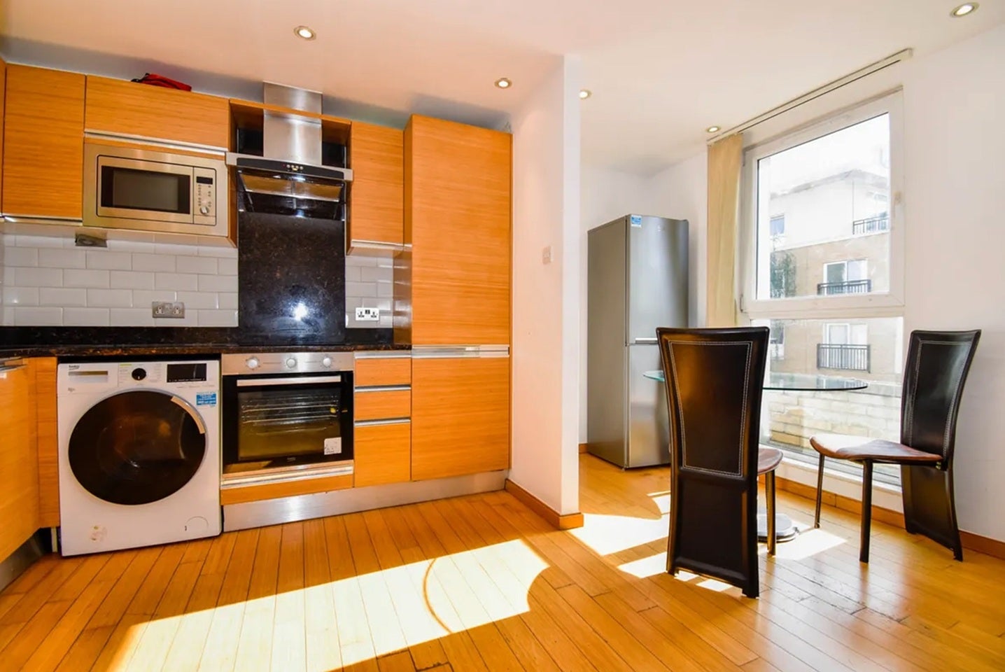 Flat Westferry Road in Greater London