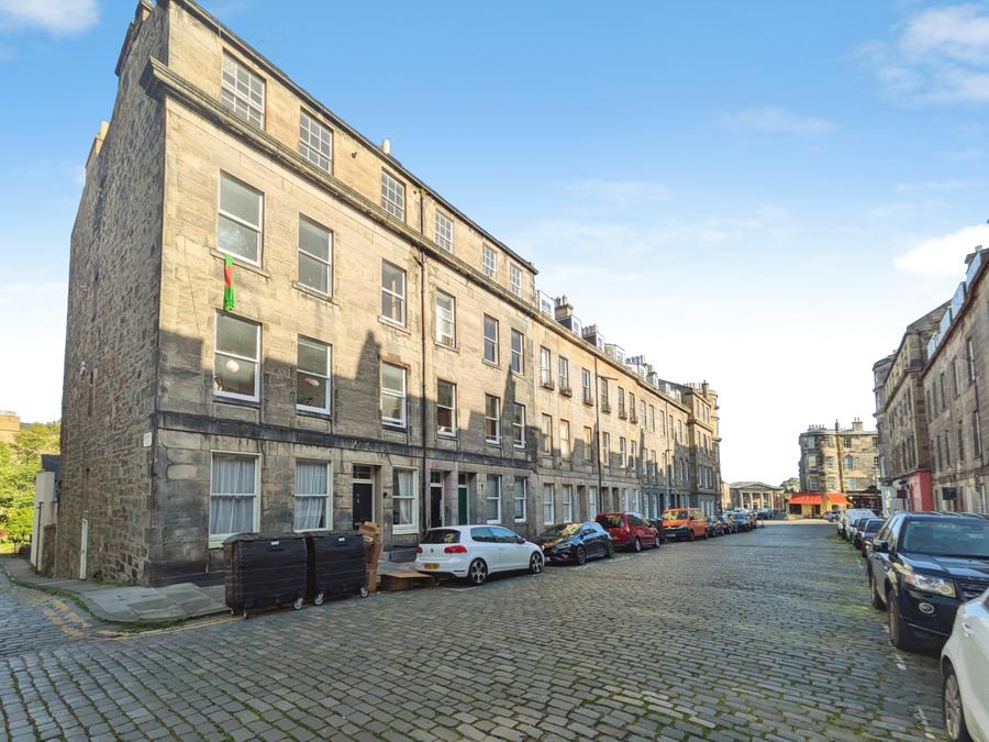 Flat Barony Street in City of Edinburgh