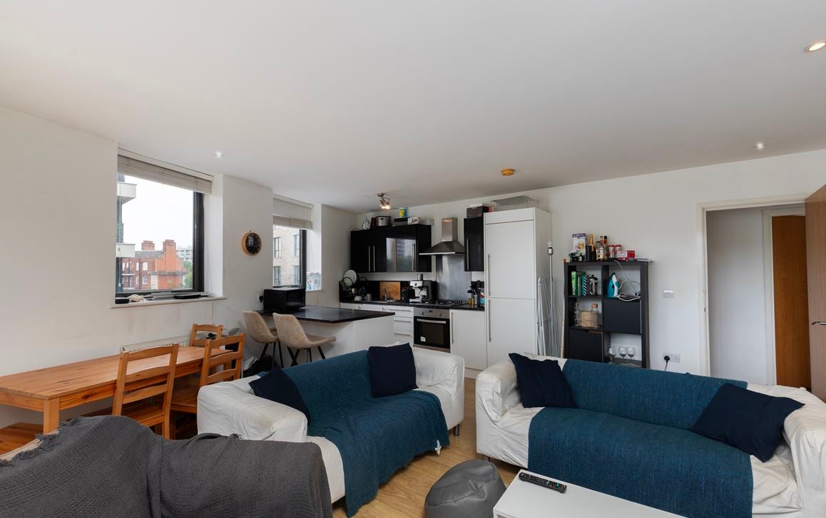 Flat Valentia Place in Greater London