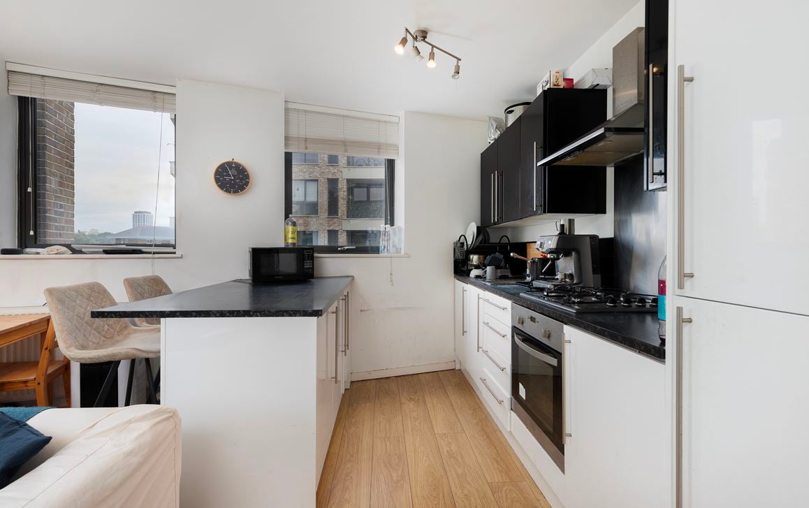 Flat Valentia Place in Greater London