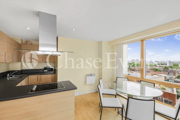 Flat Newington Causeway in Greater London