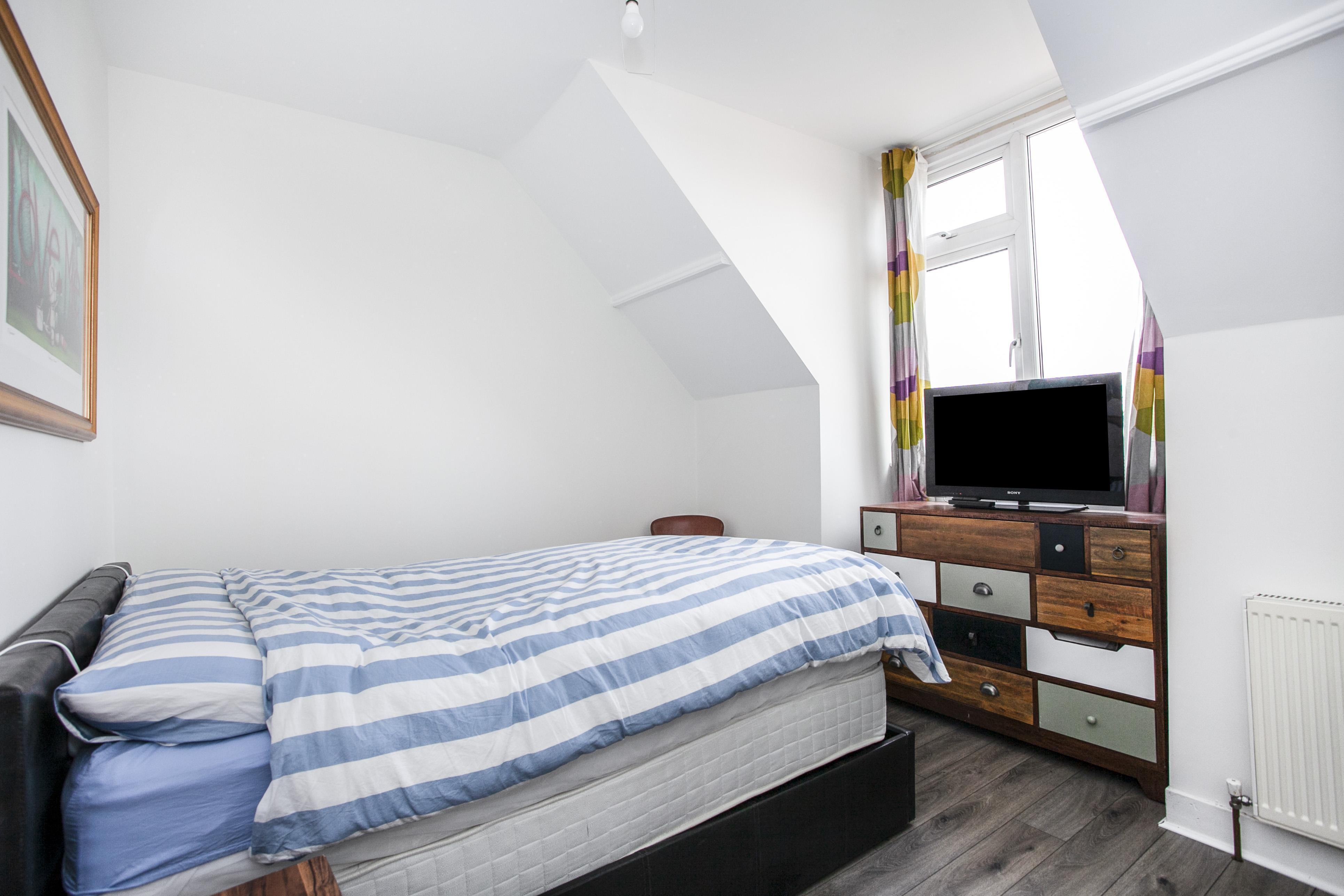 House Woodberry Crescent in Greater London
