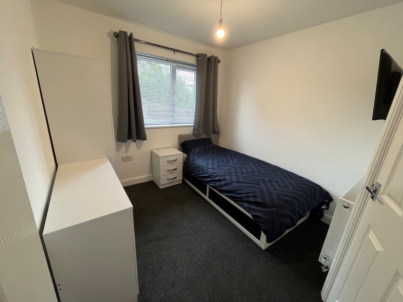 Room Lovely Lane in Warrington