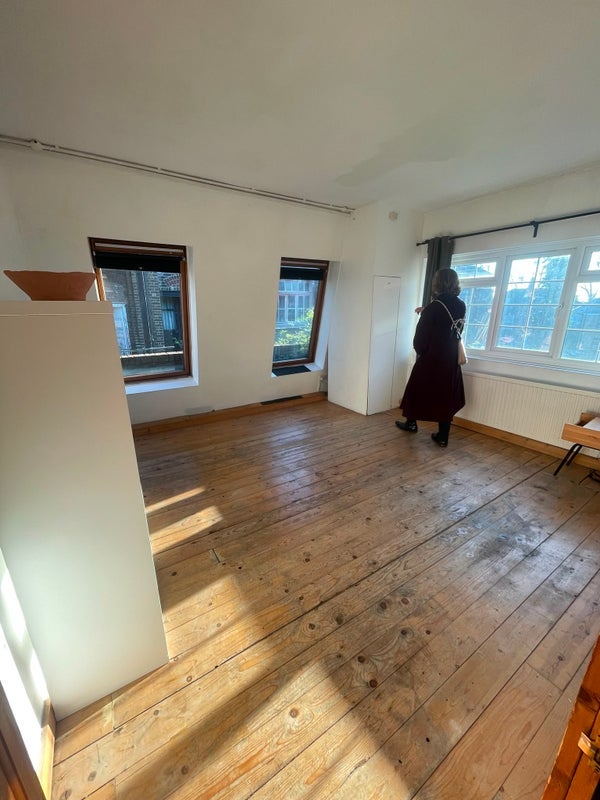 Room Belfast Road in Greater London