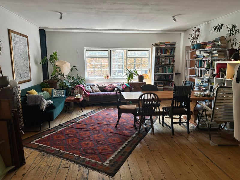 Room Belfast Road in Greater London
