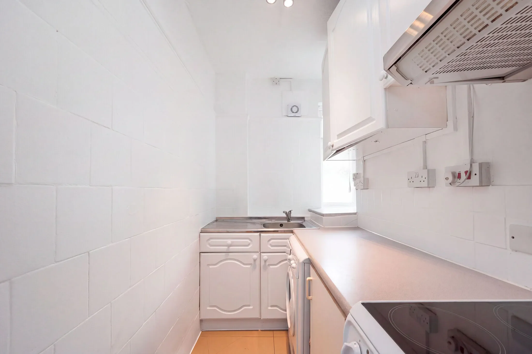 Flat Armitage Road in Greater London
