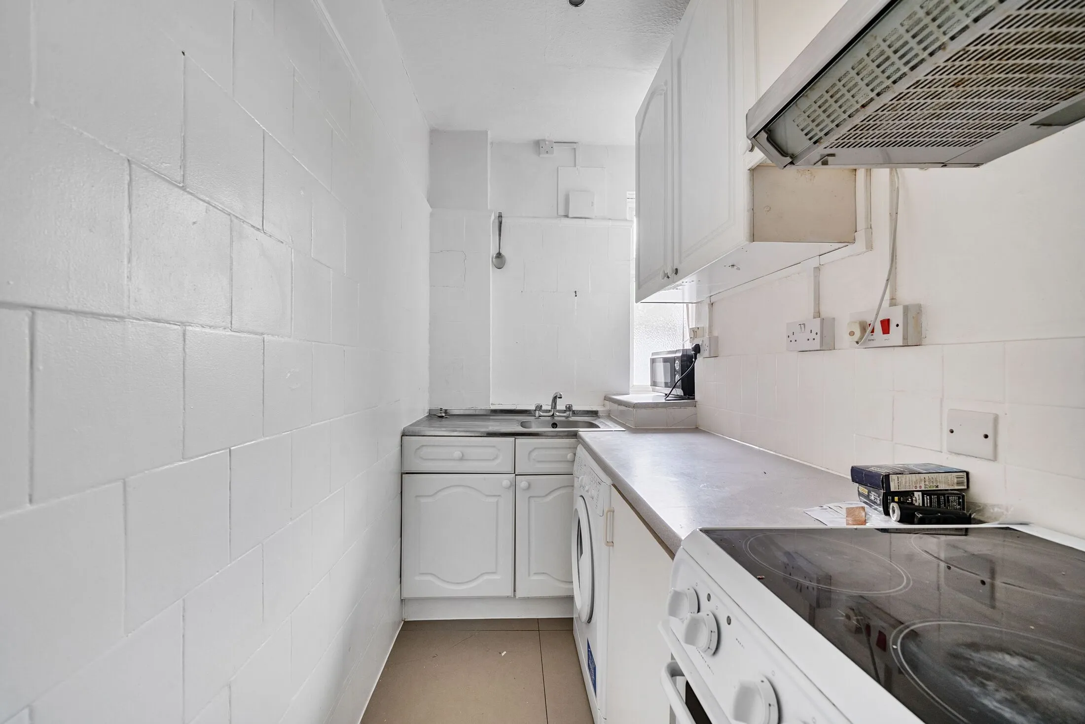 Flat Armitage Road in Greater London