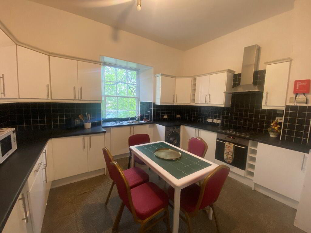 Room New Mart Road in City of Edinburgh