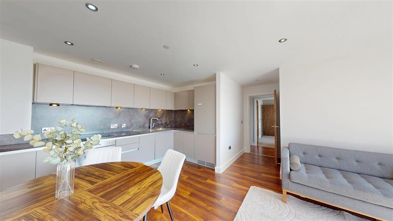 Flat Trinity Way in Salford
