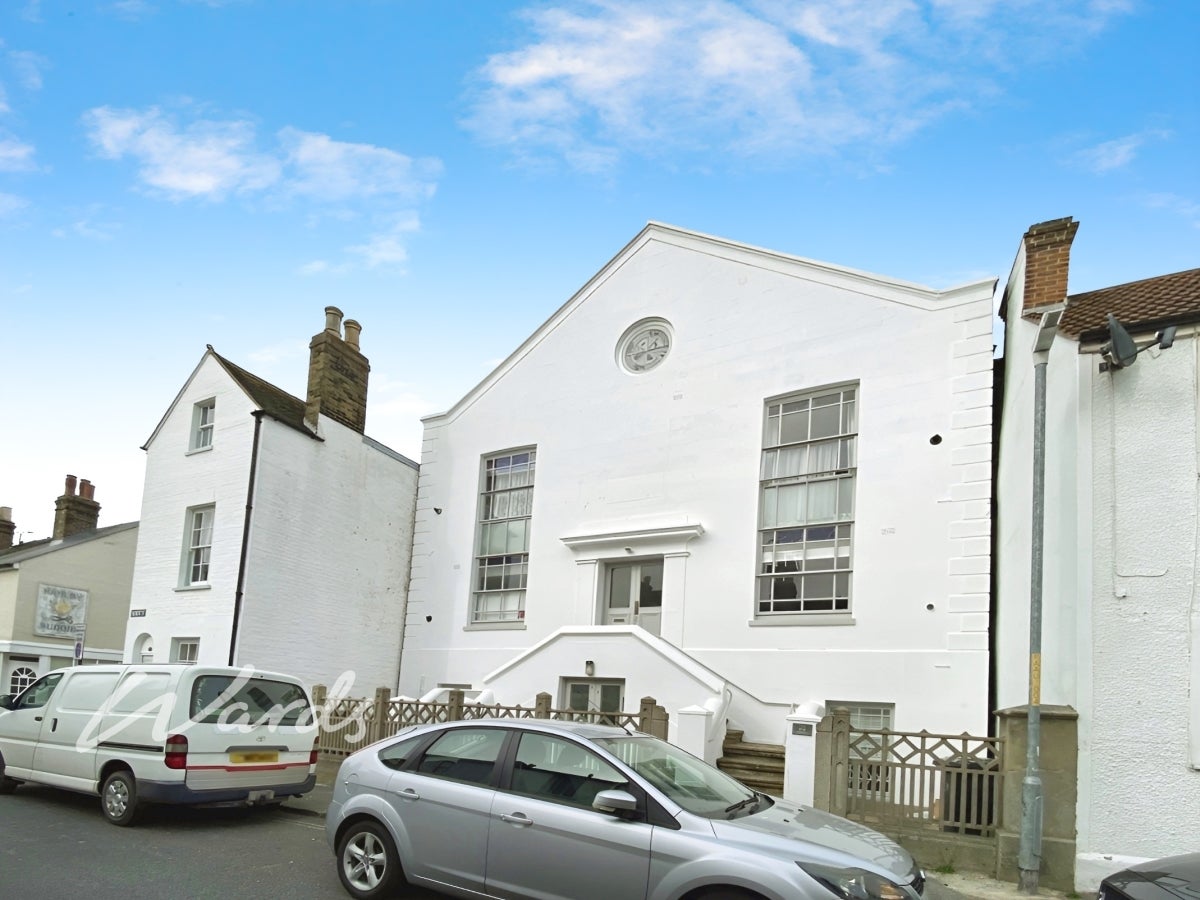 Flat Albert Street in Whitstable