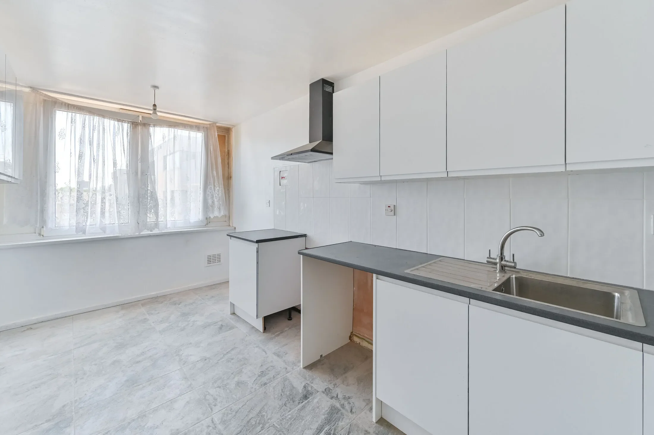 Flat Cronin Street in Greater London
